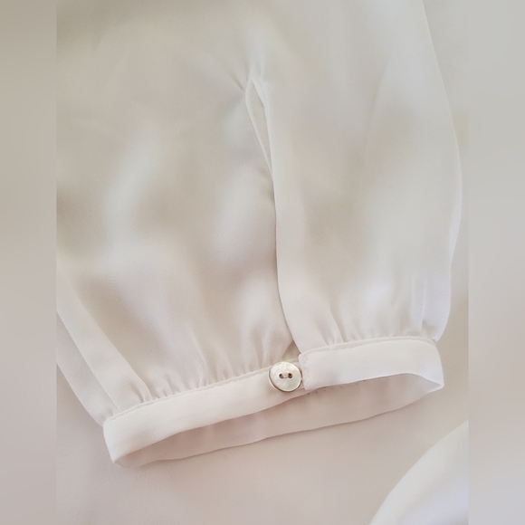 White House Black Market Long Sleeve Cold Shoulder Blouse In Ecru Size M - Picture 8 of 9